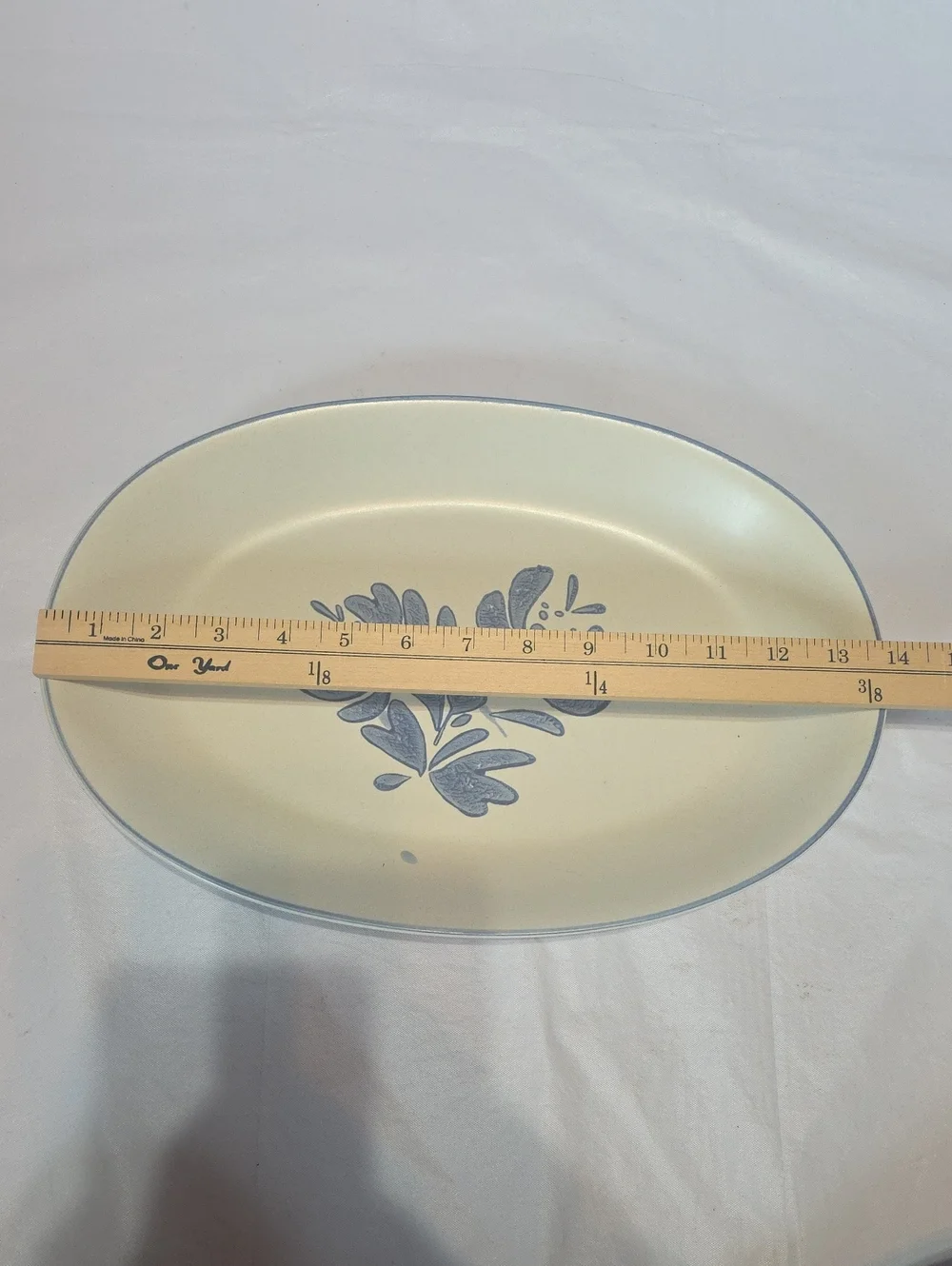 Pfaltzgraff Yorktowne Oval Serving Platter 13.5